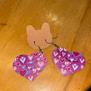 Valentine’s Day boutique dangle drop lightweight women’s earrings -Brand new!